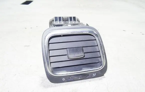 Volkswagen Scirocco Dashboard side air vent grill/cover trim 1Q0819704K 1Q0819710B