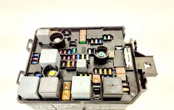 Chevrolet Orlando Fuse module 95263744