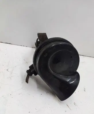 Volkswagen PASSAT B6 Horn signal A28657625