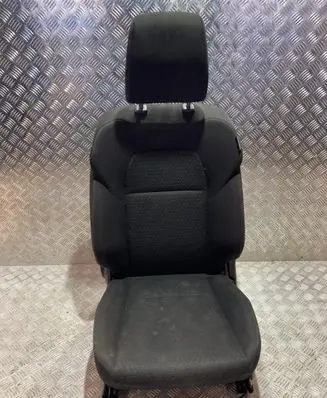 Suzuki Swift III Front driver seat PK18499