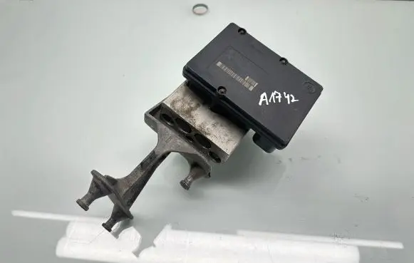 Mercedes-Benz C W203 ABS Pump A0365454132 00402282D1 1HR513B01