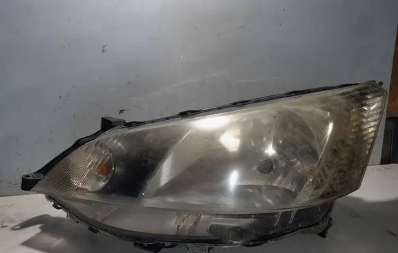 Nissan NV200 Headlight/headlamp 1090094
