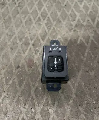 Subaru Outback Seat heating switch 8409L 8409