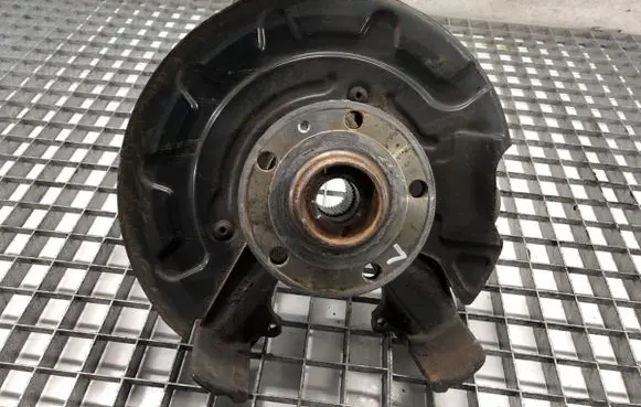 Skoda Octavia Mk3 (5E) Front wheel hub spindle knuckle
