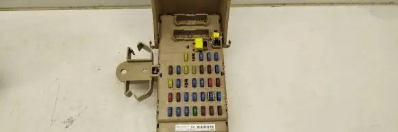 Subaru Legacy Fuse module 82201AG010 309072