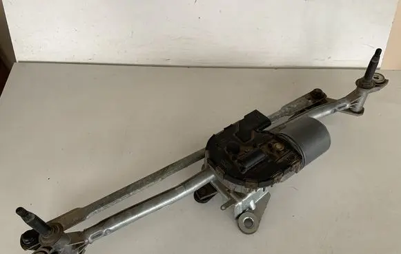 Audi Q5 SQ5 Front wiper linkage and motor 8R1955023D 8R1955119A