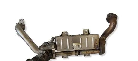 Toyota Avensis T270 EGR valve cooler 256010R020 13064130000