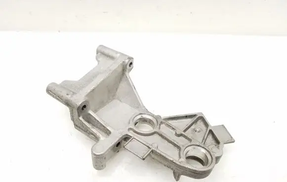 Mercedes-Benz C W205 Air filter cleaner box bracket assembly A6510941627