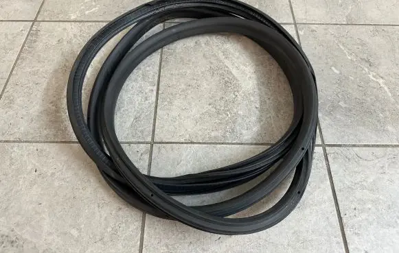 Volkswagen Amarok Front door rubber seal