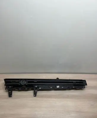 Volkswagen PASSAT B8 Dash center air vent grill 3G1858416