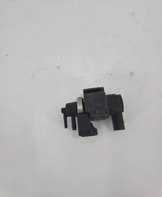 BMW 5 E39 Turbo solenoid valve 