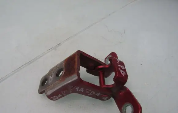 Mazda 3 Front door upper hinge