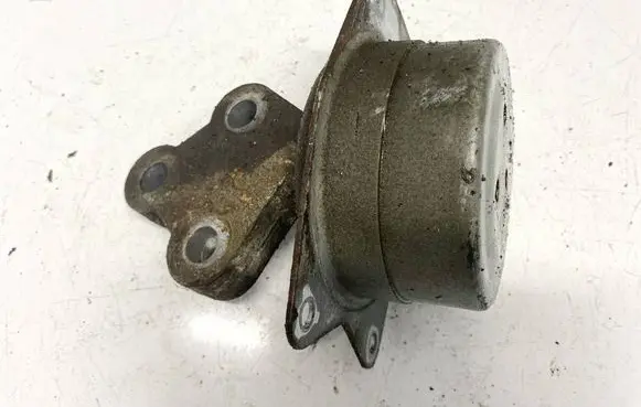 Opel Insignia A Engine mount bracket v06172