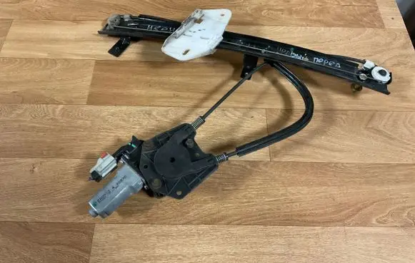 Plymouth Neon Front door manual window regulator 