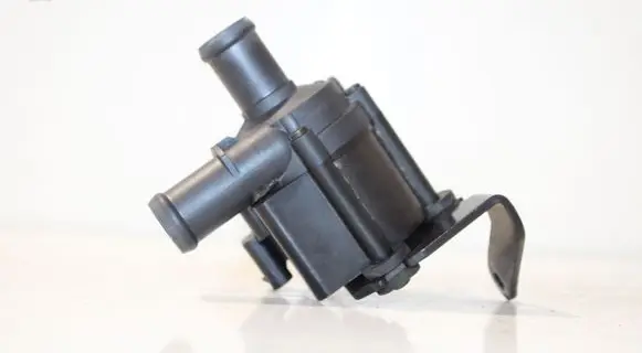 Audi A5 Electric auxiliary coolant/water pump 04L965559A