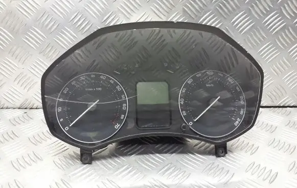 Skoda Octavia Mk2 (1Z) Speedometer (instrument cluster)