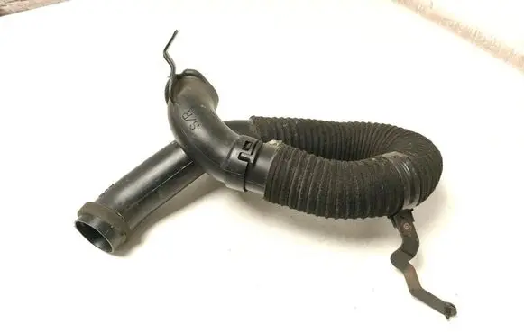 Toyota Avensis T270 Air intake duct part 1775237030