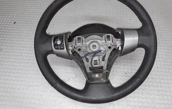 Toyota Yaris Steering wheel 306679699