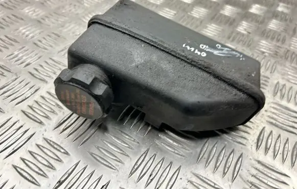 Volvo XC70 Power steering fluid tank/reservoir 30665496