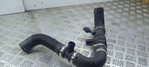 Maserati Ghibli Engine coolant pipe/hose 670154633
