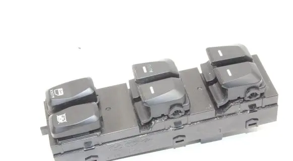 Hyundai ix35 Other switches/knobs/shifts 935702Y8209P