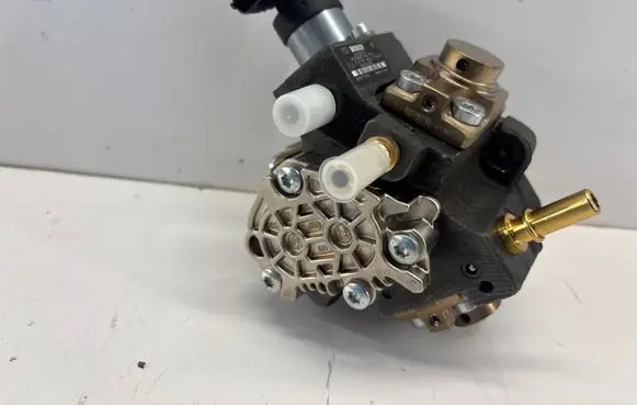 Volvo S60 Fuel injection high pressure pump 0445010102