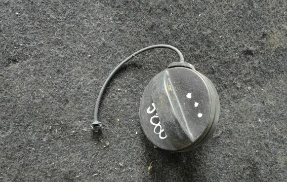 Peugeot 508 Fuel tank filler cap 
