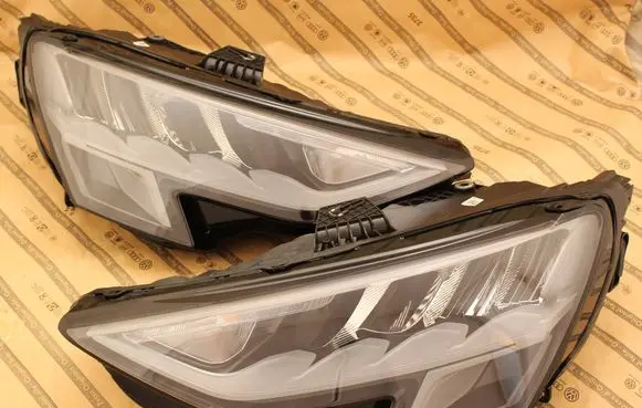Audi A3 8Y Headlights/headlamps set 8Y0941011 8Y0941012