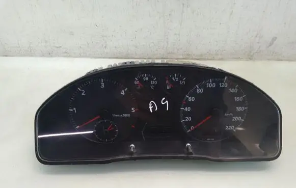 Audi A4 S4 B5 8D Speedometer (instrument cluster) 88311225