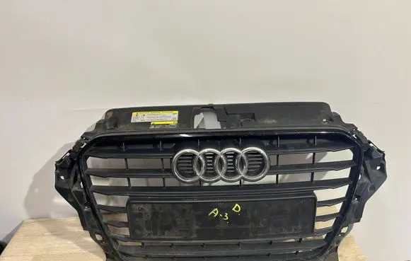 Audi A3 S3 8V Front bumper upper radiator grill 8V5853651