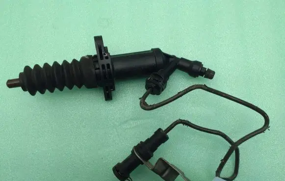 BMW 1 E81 E87 Clutch master cylinder 6775872
