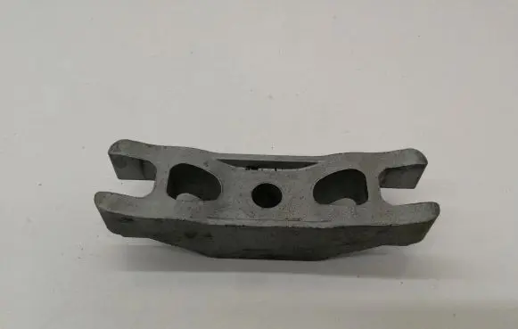 Volkswagen Caddy Fuel Injector clamp holder 03L216