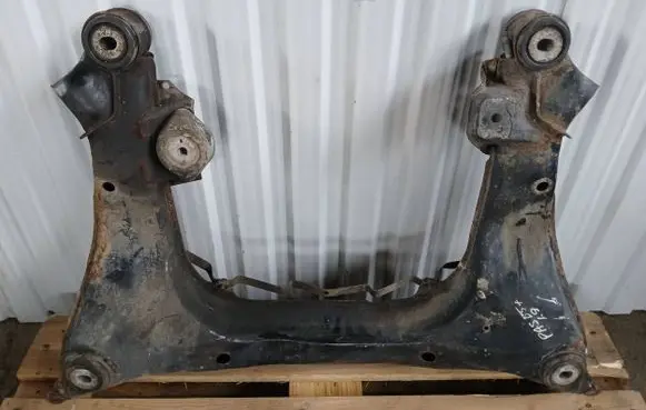 Volkswagen PASSAT B5.5 Front subframe