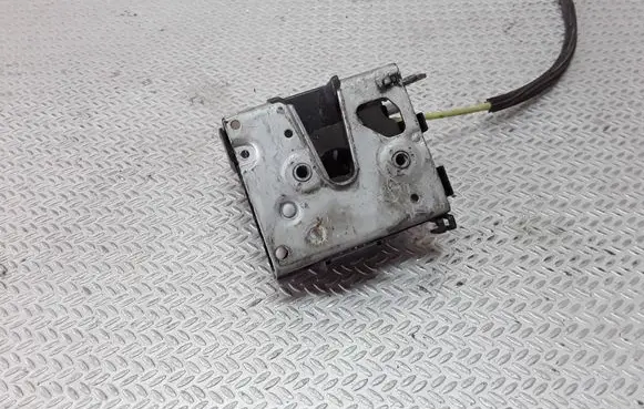 Audi A4 S4 B5 8D Rear door lock 8D0839015A