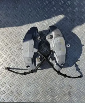 Mercedes-Benz S W222 Front Brake Caliper Pad/Carrier 20B400010003A