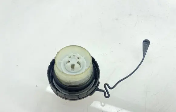 Toyota Prius+ (ZVW40) Fuel tank filler cap 