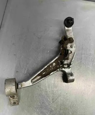 Nissan X-Trail T30 Front control arm 545008H310