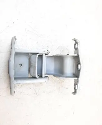 Opel Vivaro Loading door lower hinge 904108626R 93458937