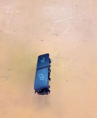 Mercedes-Benz E W212 Central locking switch button A2049058502 10023299