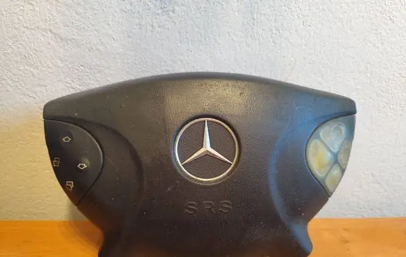 Steering wheel airbag