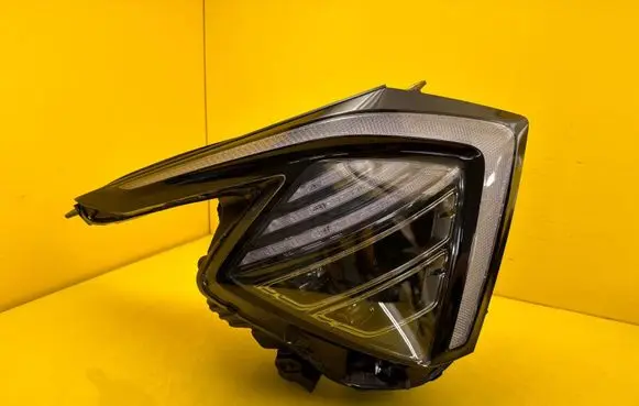 KIA Sportage Headlight/headlamp 92102R2100