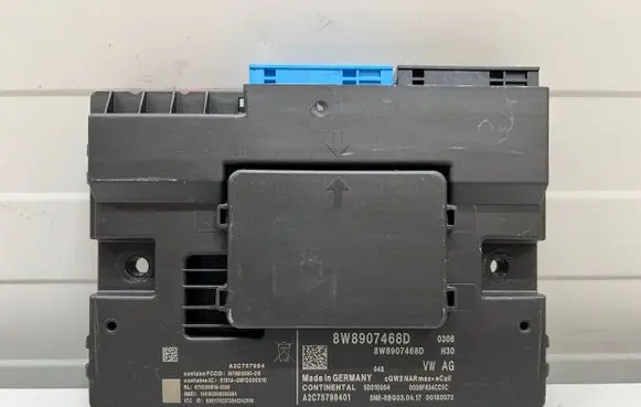 Audi S5 F5 Gateway control module 8w8907468D