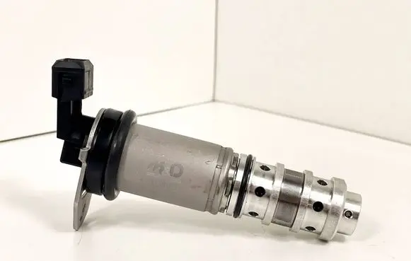 BMW 3 E92 E93 Camshaft vanos timing valve 7584115 11367584115 11367561264
