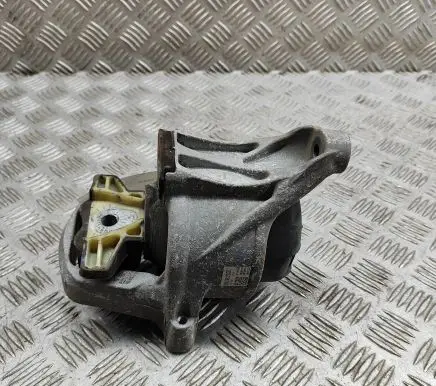 Audi A4 S4 B9 8W Engine mount bracket 8W0199372CD