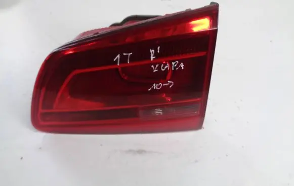 Volkswagen Touran II Tailgate rear/tail lights 1T0945094
