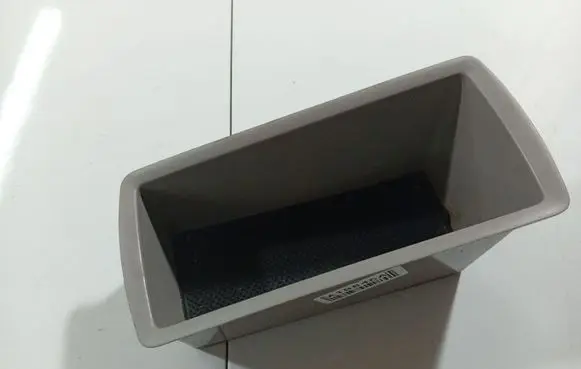 Glove box