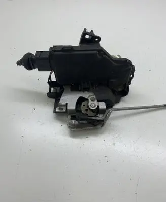 Audi A6 S6 C5 4B Front door lock 4B1837015E