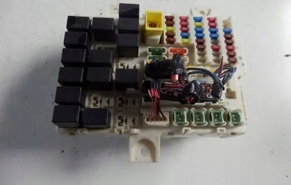 Mitsubishi Colt Wing mirror control module 8637A118
