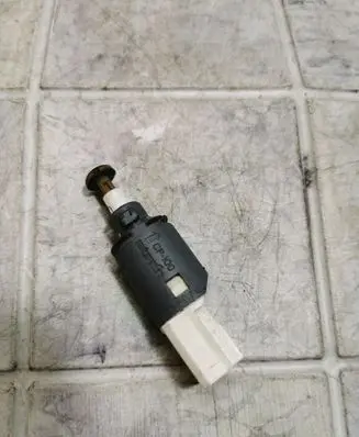 Renault Scenic II - Grand scenic II Brake pedal sensor switch 8200168238