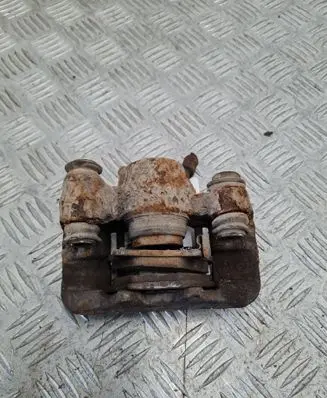Toyota Corolla Verso E121 Rear brake caliper